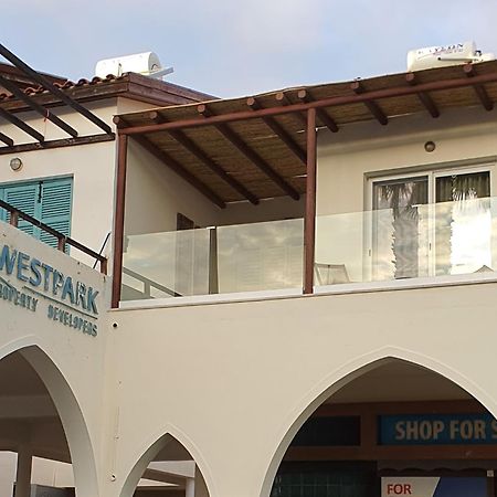 Poseidon'S Limnaria Apartment Пафос Стая снимка