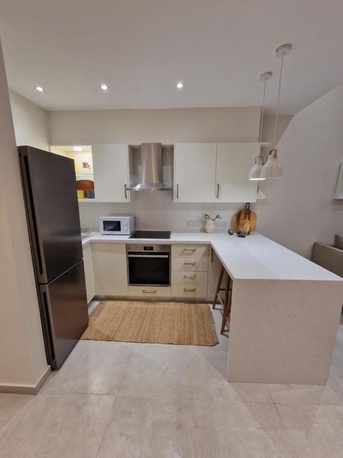 Poseidon'S Limnaria Apartment Пафос Екстериор снимка